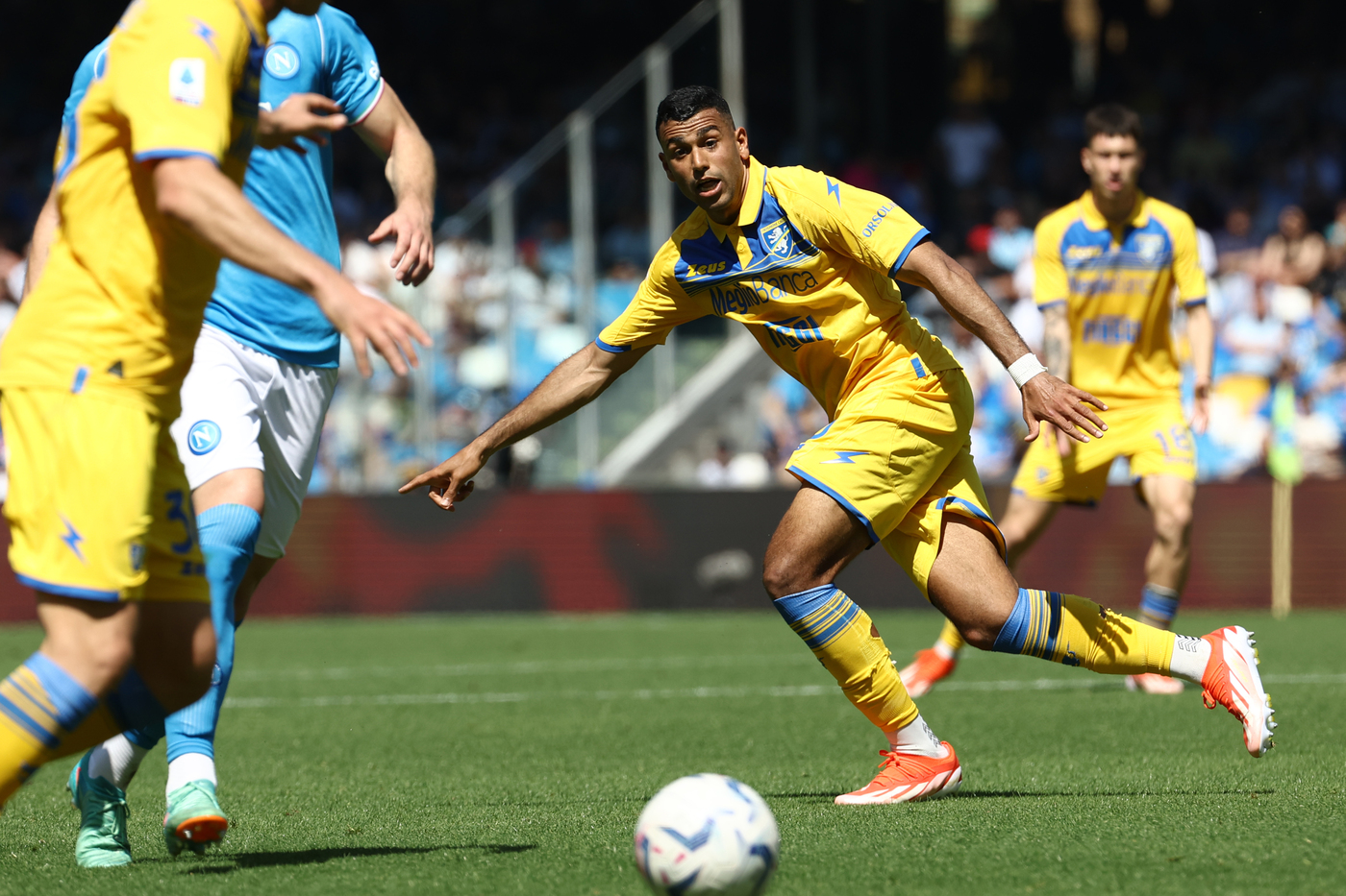 Napoli-Frosinone 2-2, Cheddira punisce gli Azzurri