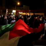 Iran, sostenitori linea dura governo festeggiano a Teheran dopo attacco a Israele