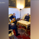 Roma, duetto in Campidoglio: canta Claudio Baglioni e suona Roberto Gualtieri