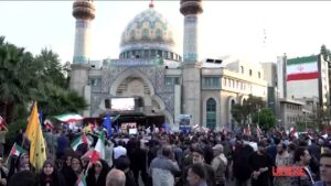 Teheran, manifestanti in piazza: “Morte a Israele”