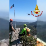 Pisa, il soccorso a due escursionisti bloccati lungo una via ferrata