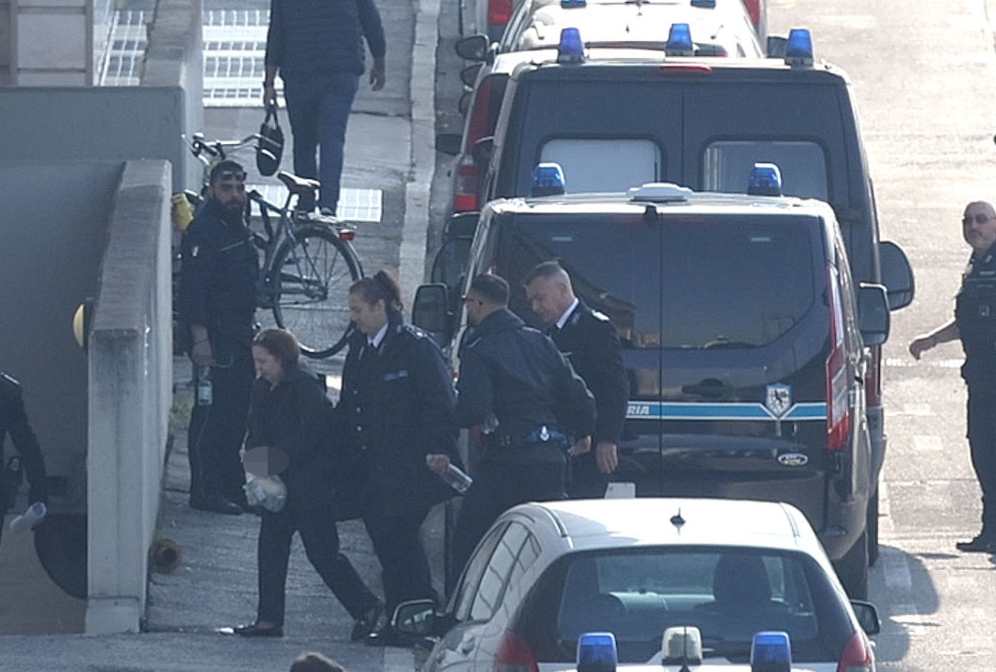 Strage Erba, decisione su revisione il 10 luglio. Difesa: “Dinamiche incompatibili con presenza coniugi”