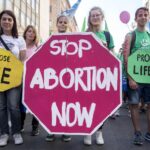 Aborto, blitz del centrodestra: associazioni ‘pro vita’ in consultori