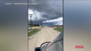 Usa, tornado attraversa l’Iowa: le immagini sono impressionanti