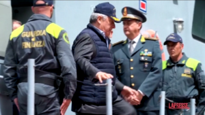 G7, l’arrivo di Tajani a Capri su imbarcazione della Guardia di Finanza