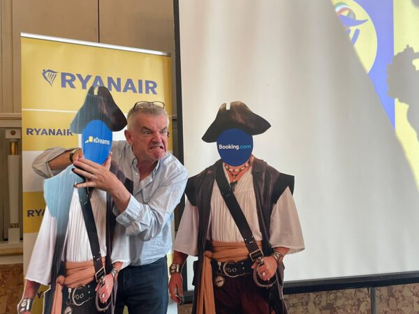 Ryanair, O’Leary: “Agenzie di viaggio pirati e Antitrust ‘Jack Sparrow’”