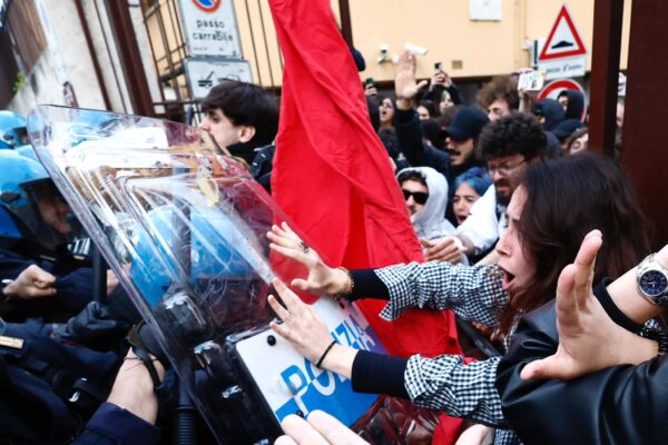 La Sapienza, scontri a manifestazione pro Palestina: poliziotti feriti e due arresti