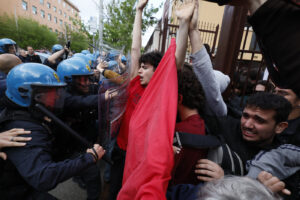 Scontri Sapienza, convalidati gli arresti dei due manifestanti