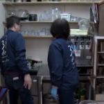 Terremoto in Giappone, in un ristorante vanno in pezzi centinaia di stoviglie: il video