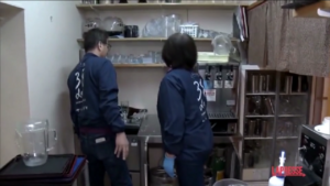 Terremoto in Giappone, in un ristorante vanno in pezzi centinaia di stoviglie: il video