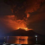 Indonesia, allerta massima per l’eruzione del vulcano Ruang