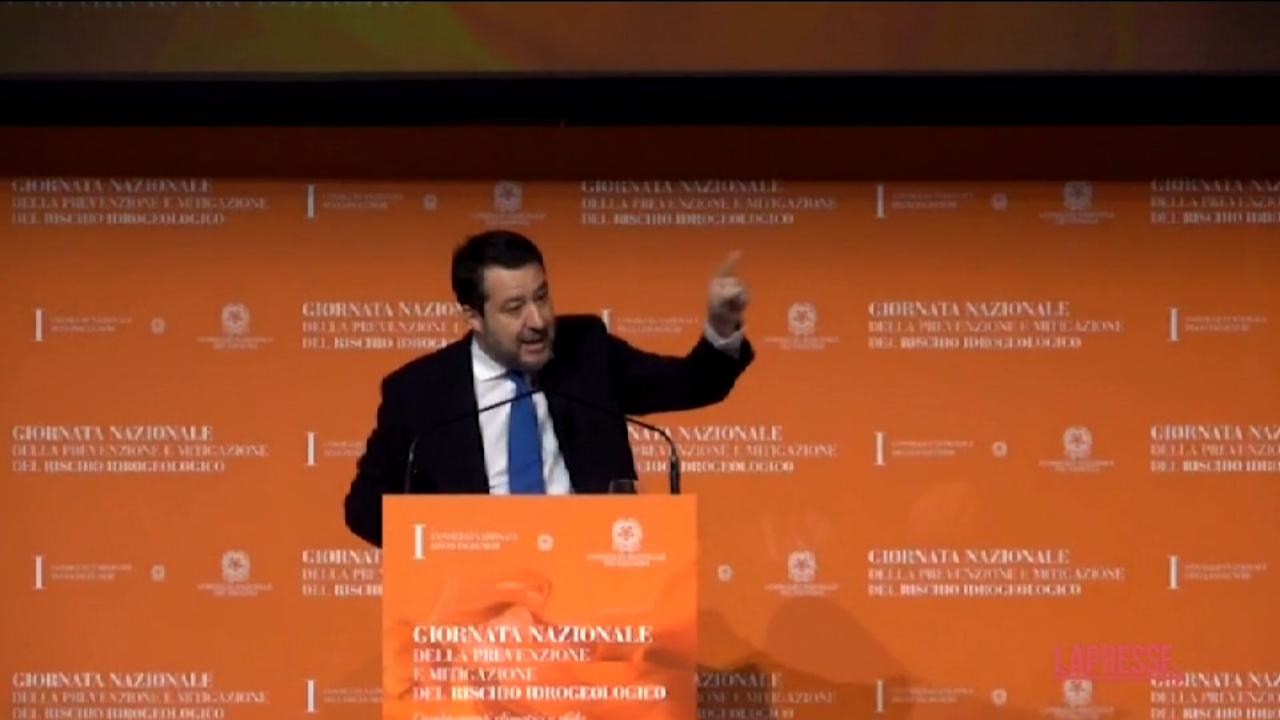 VIDEO Ponte Stretto, Salvini Interrotto Durante Convegno