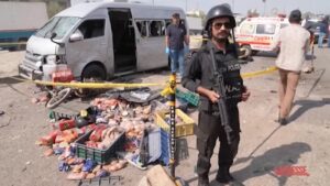 Pakistan, attacco suicida a Karachi: illesi 5 lavoratori giapponesi su un furgone