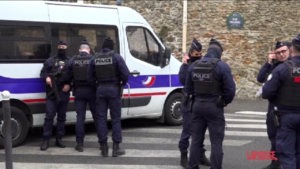 Parigi, asserragliato in consolato Iran: la polizia sul posto
