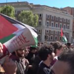Roma, studenti pro Palestina si uniscono a corteo Fridays for Future