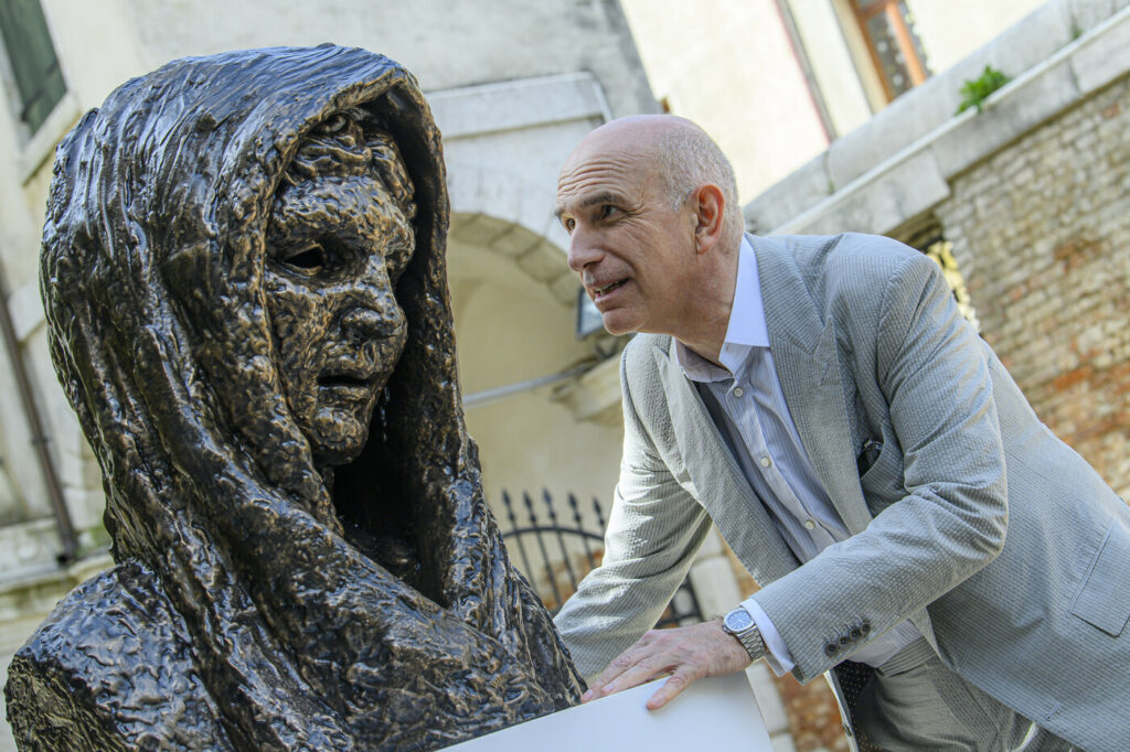 Galleria foto 'Venezia, le ‘Teste Elleniche’ dello scultore George Petrides: le foto' - foto 9