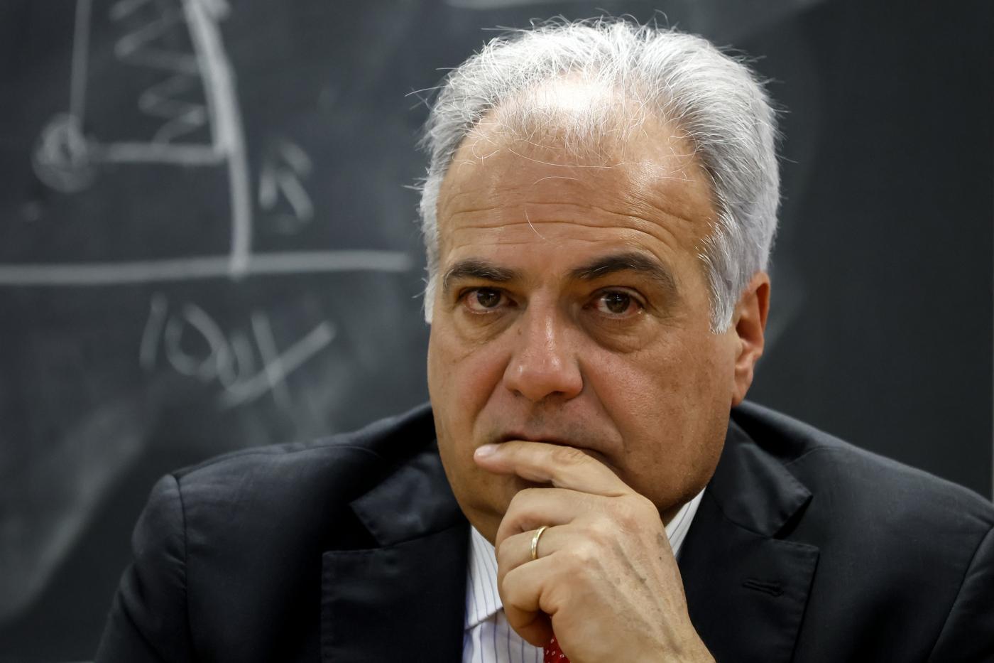 Ilaria Salis, il padre: “Ambasciata rimasta a guardare”. Tajani: “Ilaria candidata? Più difficile intervenire”