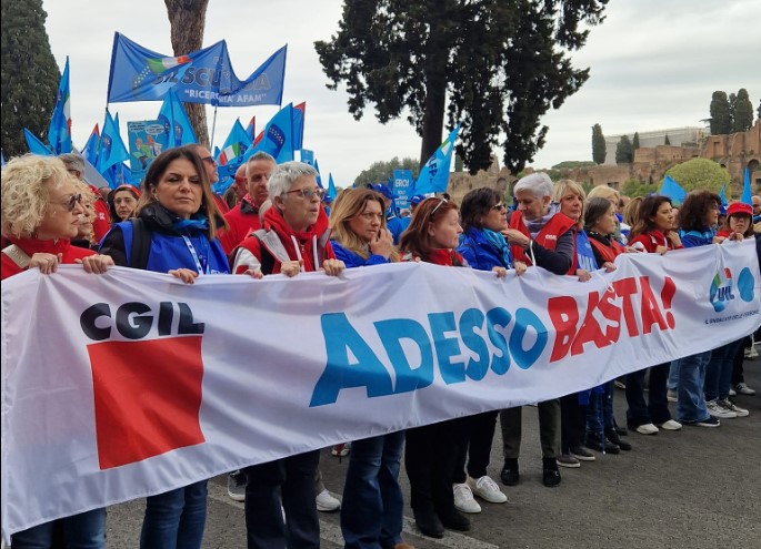 Lavoro, a Roma il corteo Cgil-Uil: Landini e Bombardieri in testa