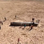 Israele, un gruppo di escursionisti trova un pezzo di missile nel deserto