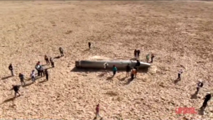 Israele, un gruppo di escursionisti trova un pezzo di missile nel deserto