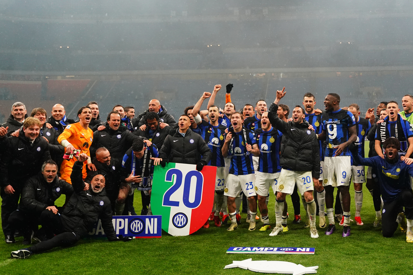 L’Inter batte il Milan 2-1 nel derby: è Campione d’Italia