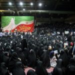 Iran, nuova ondata di repressione per il velo: estorsioni e abusi