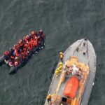 Migranti, il salvataggio della polizia britannica sul Canale della Manica