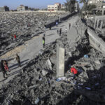 Israele, tendopoli in costruzione a Khan Younis: forse per offensiva contro Rafah