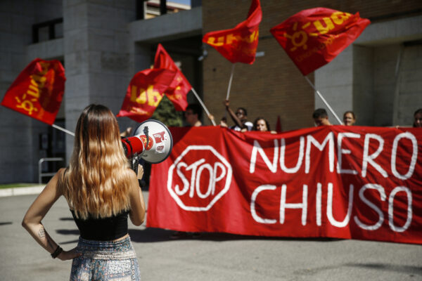 Test Medicina e Chirurgia, flash Mob della Unione degli Studenti