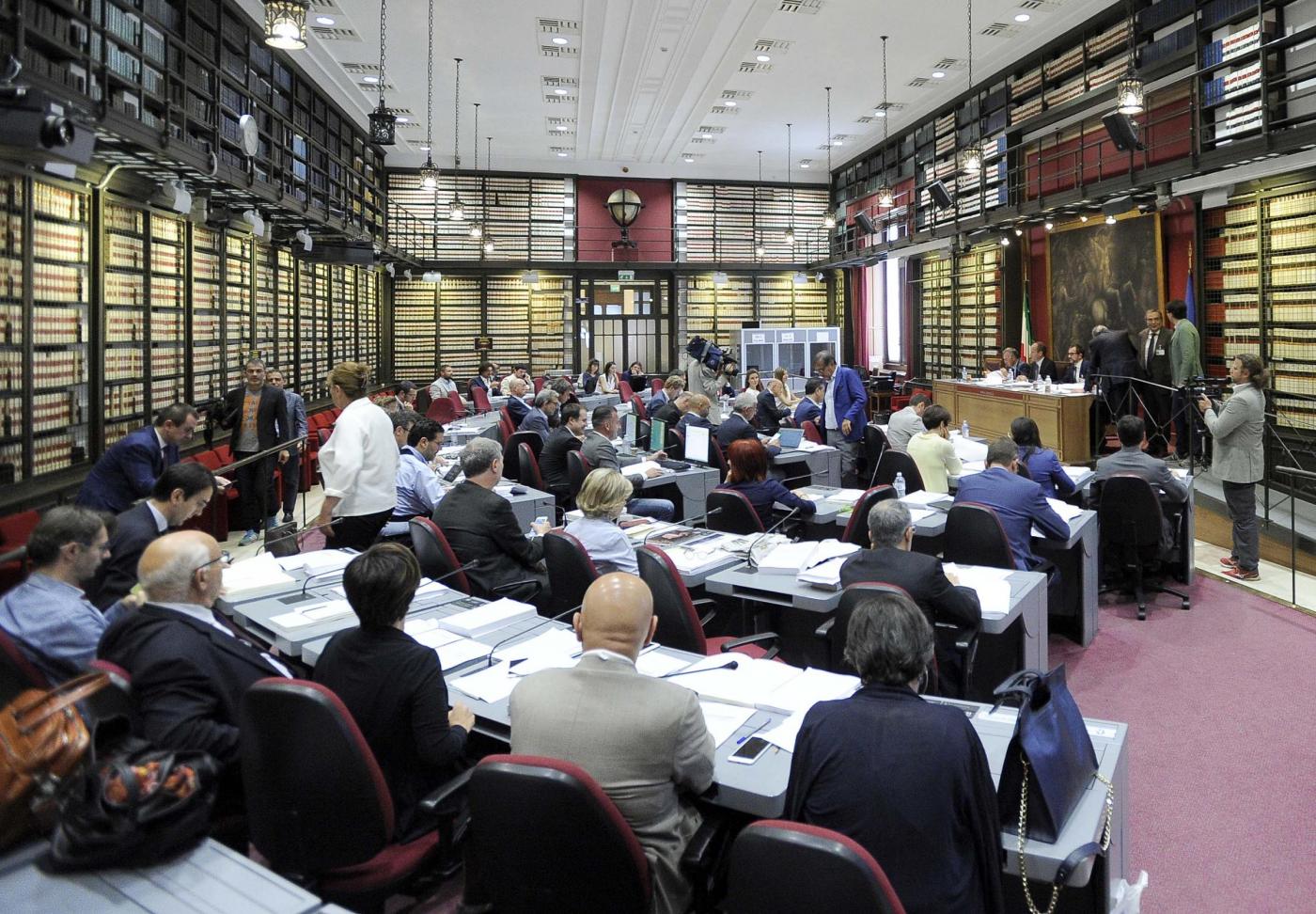 Autonomia, caos in commissione: maggioranza va sotto ma non riconosce esito voto