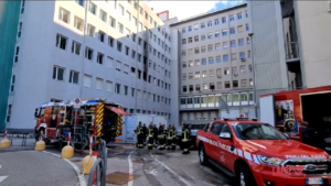 Trento, incendio in ospedale Santa Chiara: fiamme sotto controllo