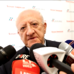 Caso Scurati, De Luca: “Atto sgangherato di dirigenti Rai, ma nel Paese clima pesante”