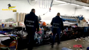 Napoli, GdF sequestra oltre 500mila articoli contraffatti