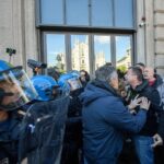 25 Aprile, in Piazza Duomo a Milano bandiere Palestina e ‘Stop genocidio’