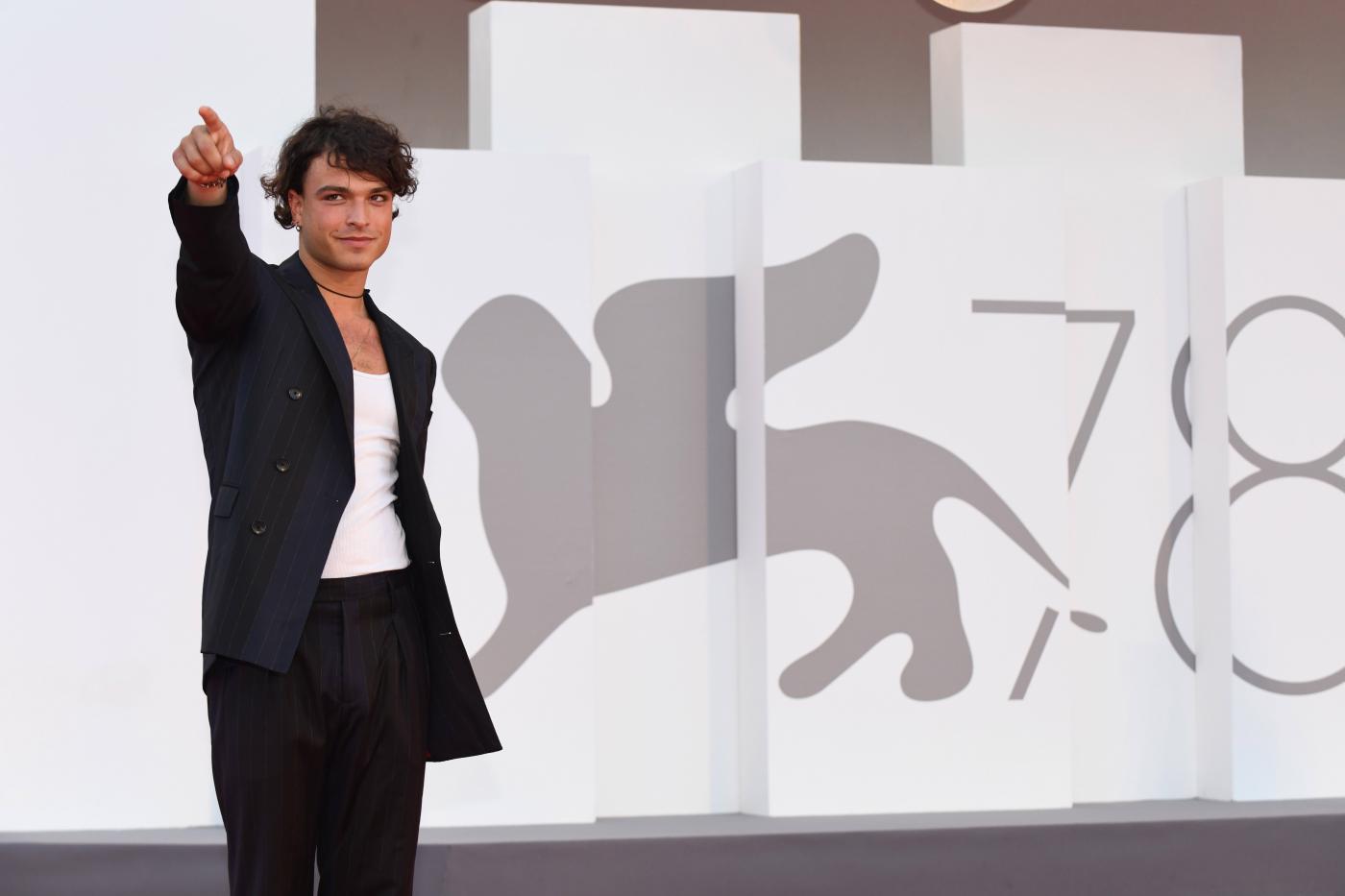 Leo Gassman e Maia Reficco stanno insieme, chi è la fidanzata del cantante