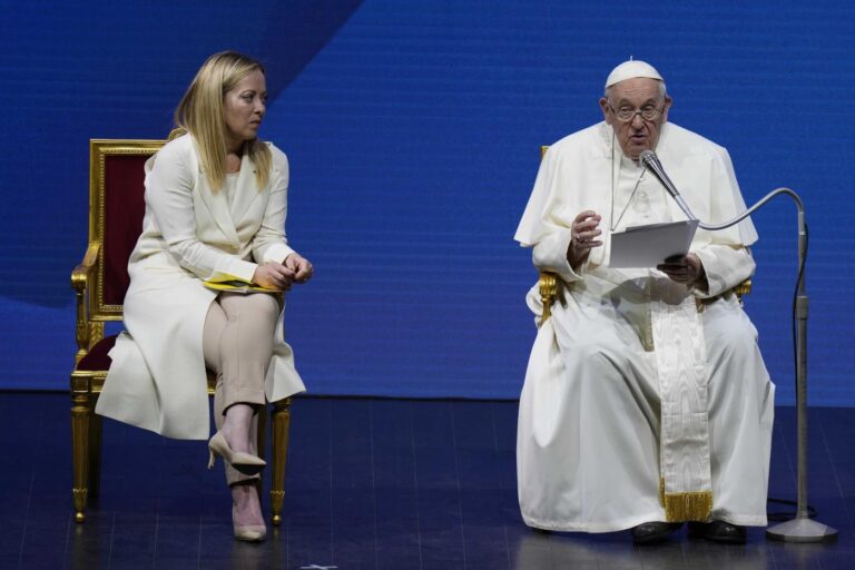 Papa Francesco e Giorgia Meloni agli Stati Generali della natalita\' a Roma