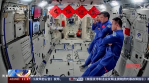 Cina, missione Luna 2030: in orbita tre astronauti
