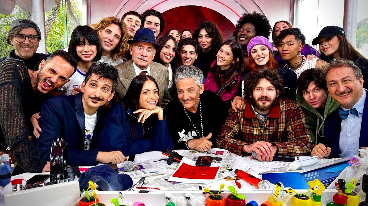 25 aprile, Fiorello: “Meloni ha detto ‘fascismo’, ora manca solo ‘anti'” 25 aprile, Fiorello: “Meloni ha detto ‘fascismo’, ora manca solo ‘anti'”