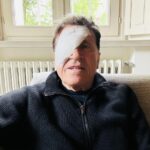 Gianni Morandi su Instagram con una benda sull’occhio: fan preoccupati, l’ironia del cantante