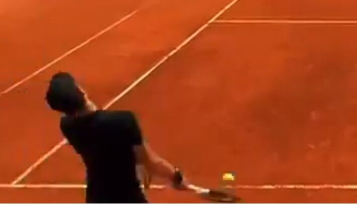 Atp Madrid, allenamento sfortunato per Sinner: colpito due volte dalla pallina