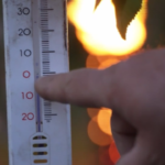 Trentino, accesi fuochi contro freddo per salvare mele e ciliegie