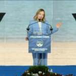 Convention FdI, Meloni scherza con Salvini: “Grazie a Matteo anche se ci ha preferito il ponte”