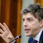 25 aprile, Riondino posta foto di La Russa a testa in giù: è polemica