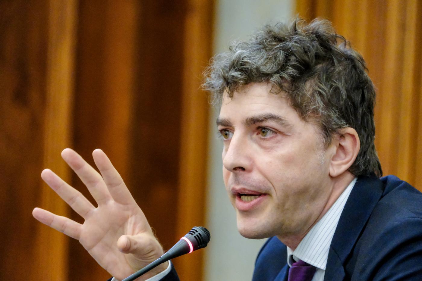 25 aprile, Riondino posta foto di La Russa a testa in giù: è polemica