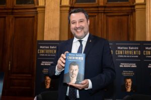 Lega, martedì a Roma Salvini presenta libro ‘Controvento’ con Vannacci
