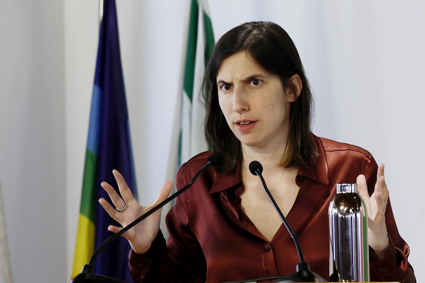 Schlein: “Da Meloni un’ora di discorso senza affrontare i problemi” Schlein: “Da Meloni un’ora di discorso senza affrontare i problemi”