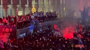 Festa Inter, l’arrivo dei pullman in piazza Duomo