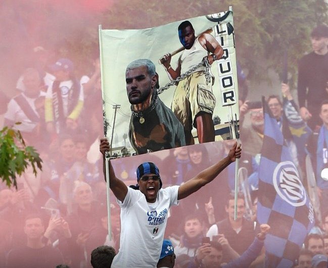 Scudetto Inter, Dumfries: “Striscione inappropriato, mia scelta non intelligente”