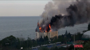 Ucraina, russi colpiscono anche il “castello di Harry Potter” a Odessa