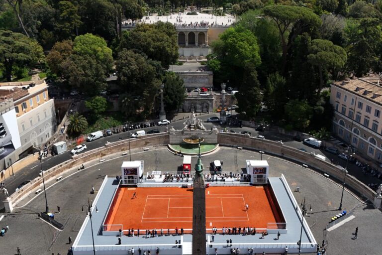 Campo da Tennis a piazza del Popolo